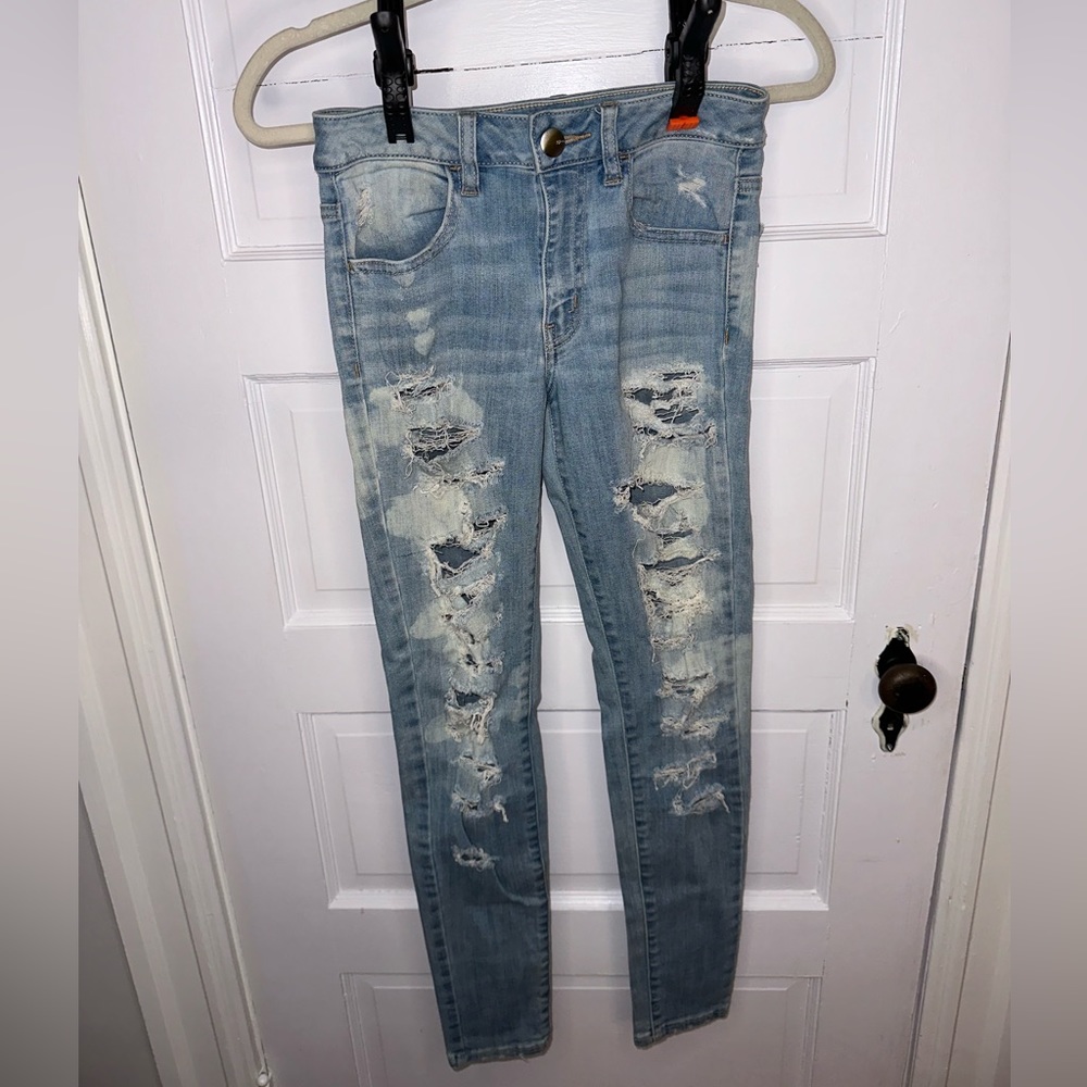 American Eagle Light Washed Ripped Hi-Rise Jegging | size: 2